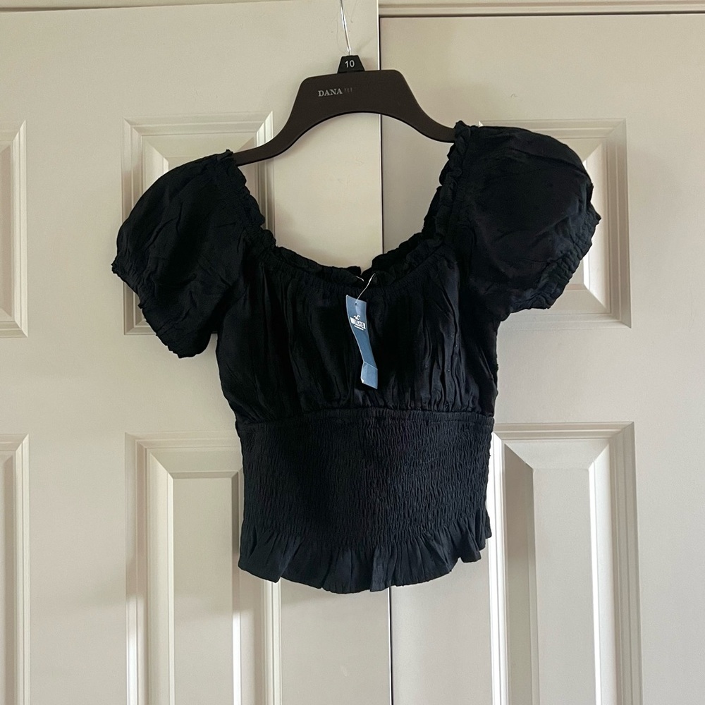 Hollister Women’s Black Short Sleeve Top Size Small